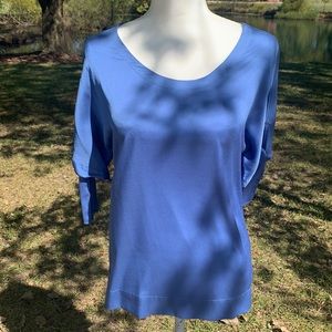 🔥NWOT Ann Taylor Cornflower Blue Blouse Size XSmall Beautiful with tie sleeves